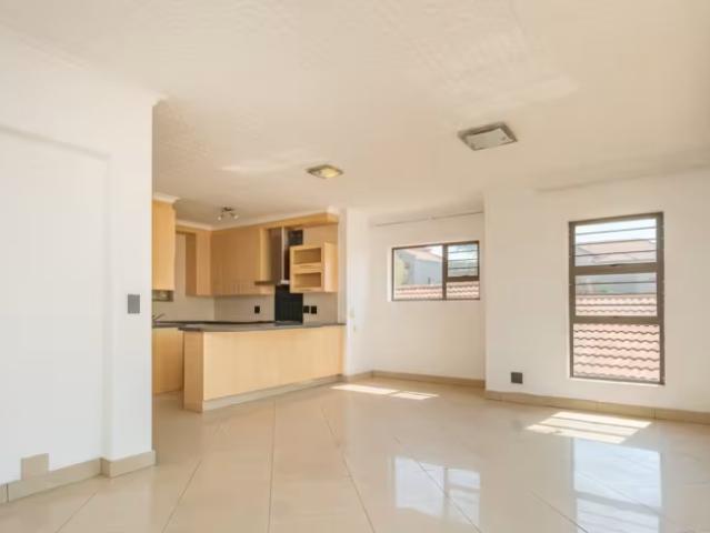 Apartment for sale in Little Falls, Roodepoort