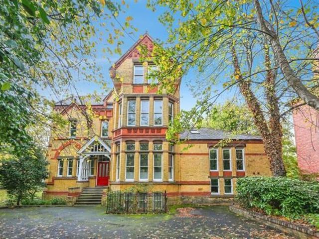 Apartment for sale in Calderstones