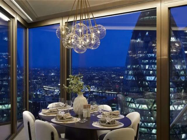 Apartment for sale in Lyons, Greater London