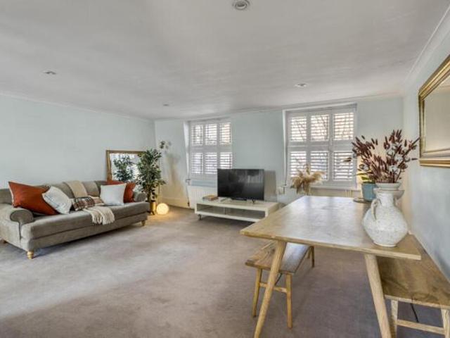 Apartment for sale in Barnsbury, Greater London