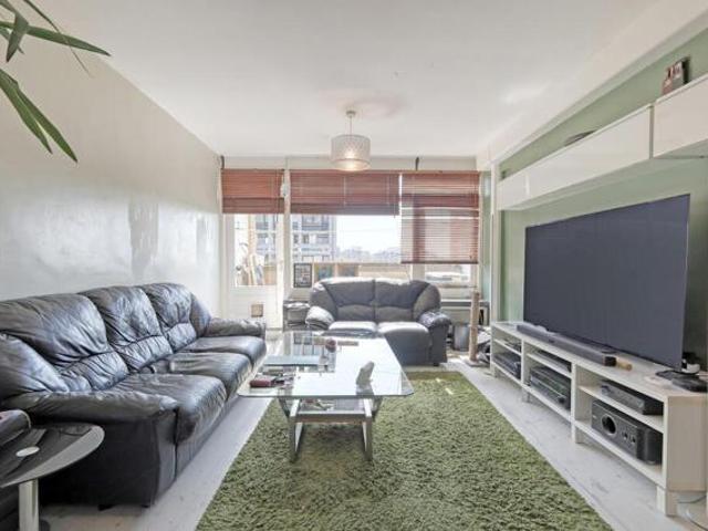 Apartment for sale in Roehampton, Greater London