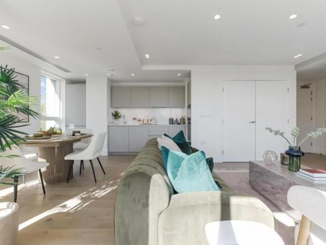 Apartment for sale in London Borough of Hounslow, Greater London