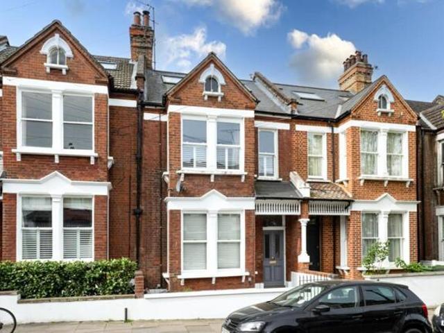 Apartment for sale in Clapham, Greater London
