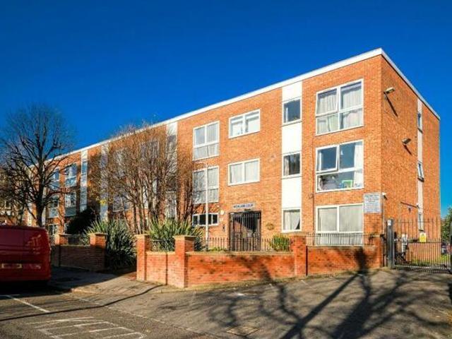 Apartment for sale in South Woodford, Isle Of Man
