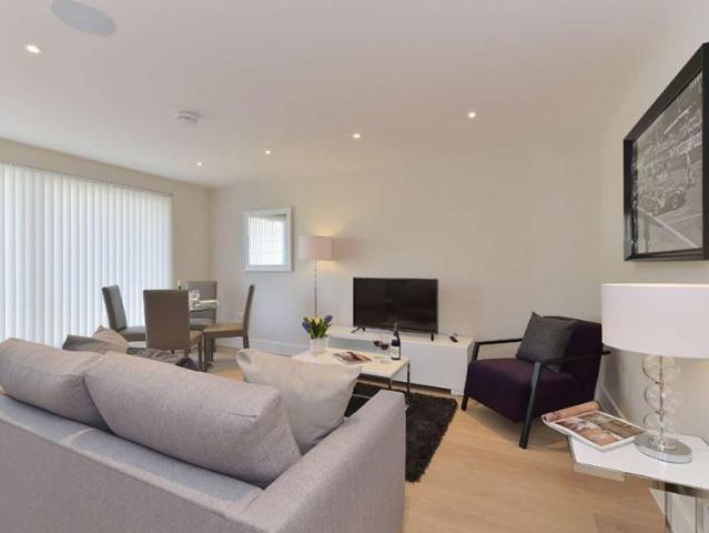 Apartment for rent in Lyons, Greater London