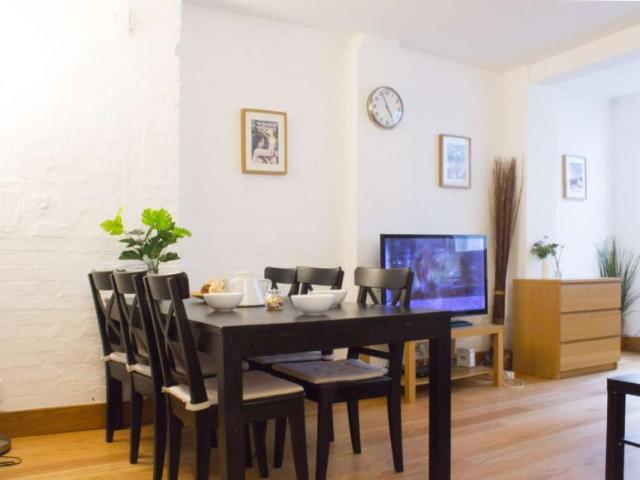 Apartment for rent in Lyons, Greater London