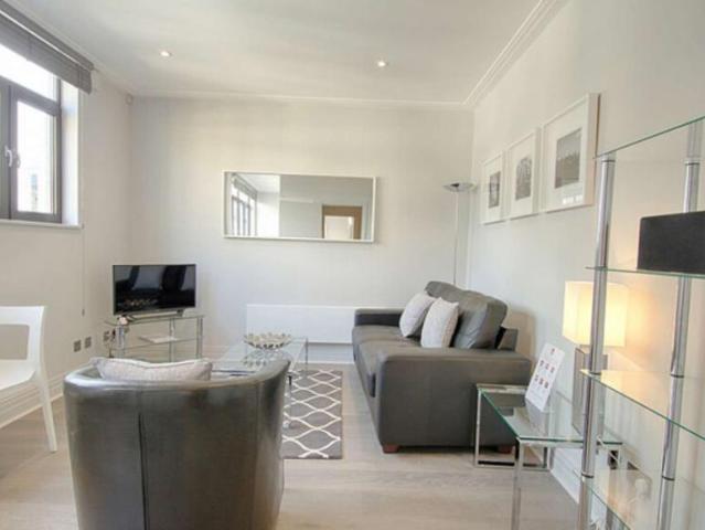 Apartment for rent in Lyons, Greater London