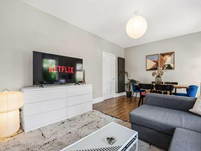 Apartment for rent in Lyons, Greater London