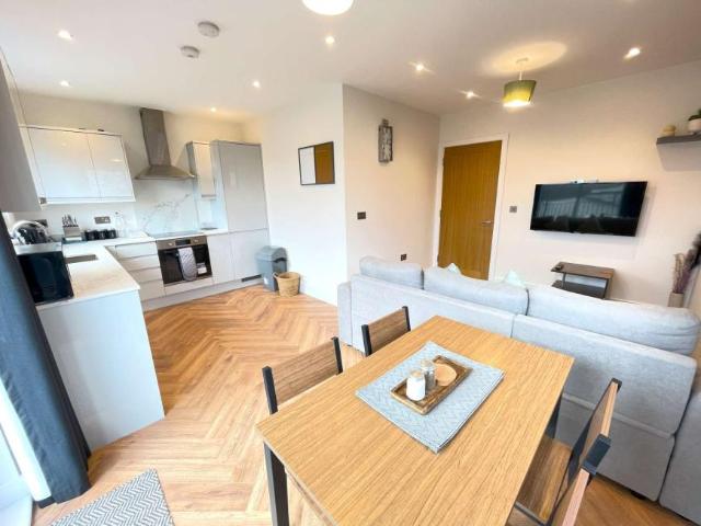 Apartment for rent in Lyons, Greater London