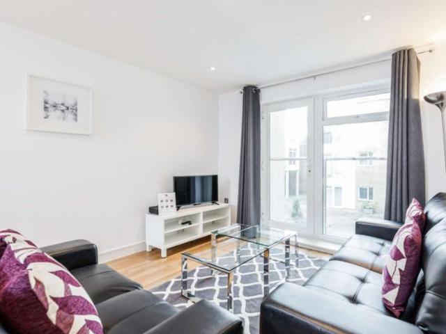 Apartment for rent in Lyons, Greater London