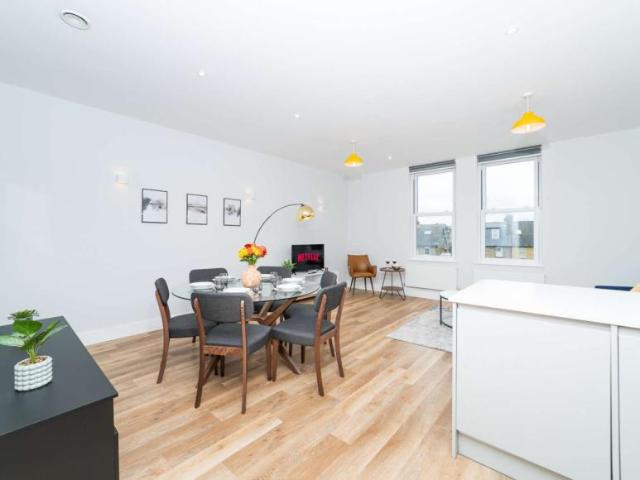 Apartment for rent in Lyons, Greater London