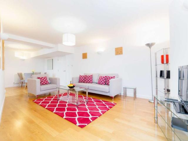 Apartment for rent in Lyons, Greater London