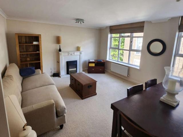 Apartment for rent in Lyons, Greater London