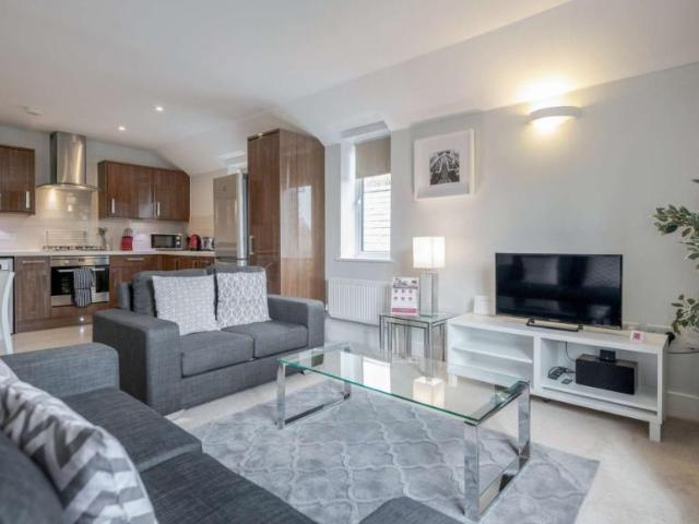 Apartment for rent in Lyons, Greater London
