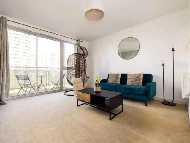 Apartment for rent in Lyons, Greater London