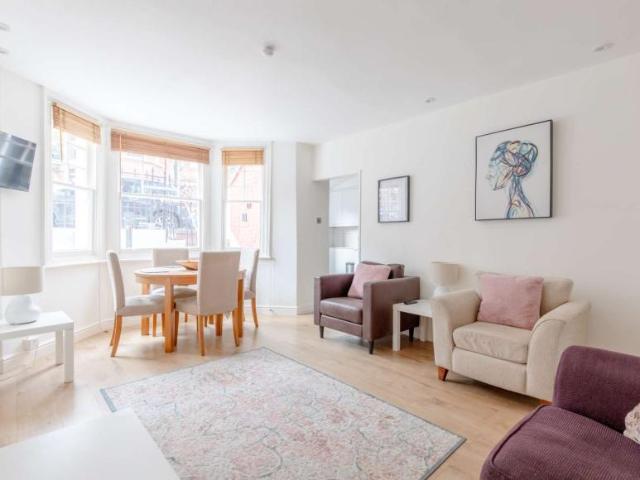 Apartment for rent in Lyons, Greater London