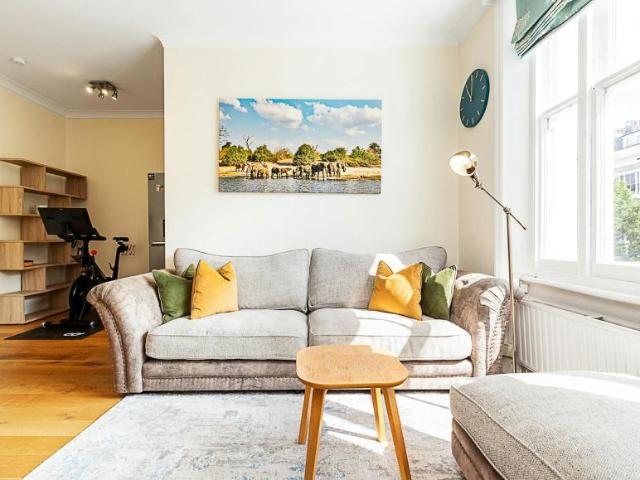 Apartment for rent in Earl's Court, Greater London