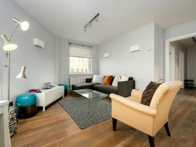 Apartment for rent in Kensington, Greater London