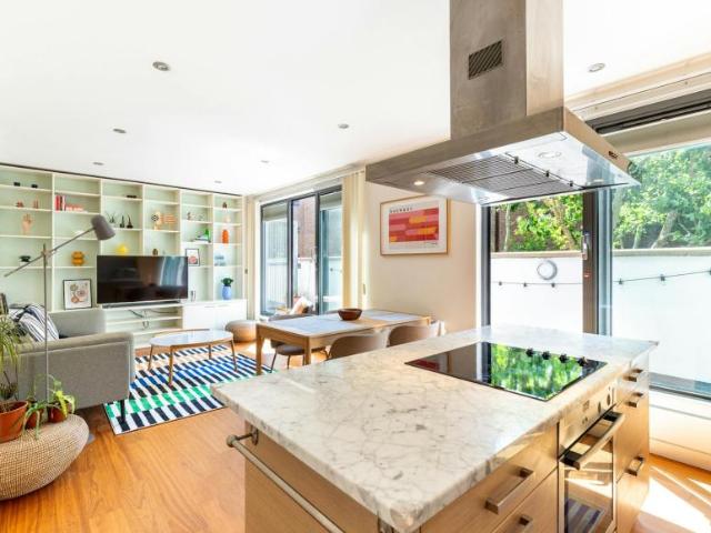 Apartment for rent in South Lambeth, Greater London