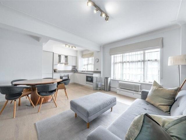 Apartment for sale in City of London, Greater London
