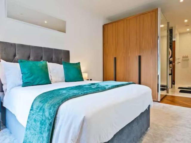 Apartment for rent in Lyons, Greater London