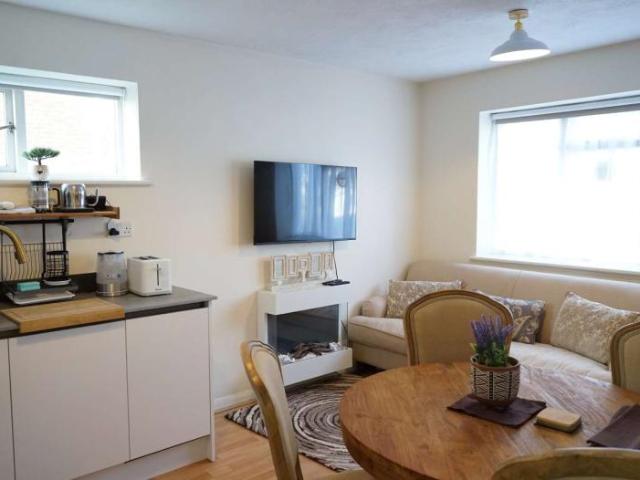 Apartment for rent in Lyons, Greater London