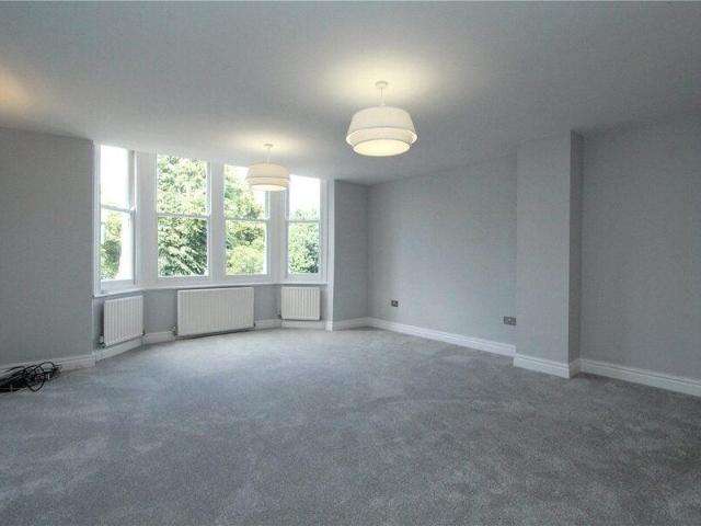 Apartment for rent in Cat Hill, England