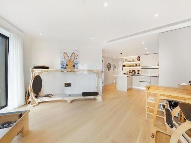 Apartment for sale in Shepherd's Bush, Greater London