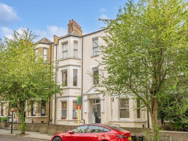 Apartment for sale in Oval, Greater London