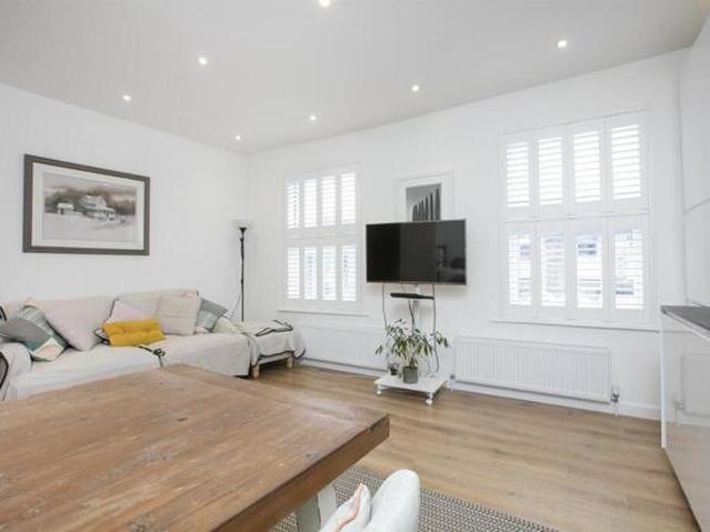 Apartment for sale in Peckham, Greater London