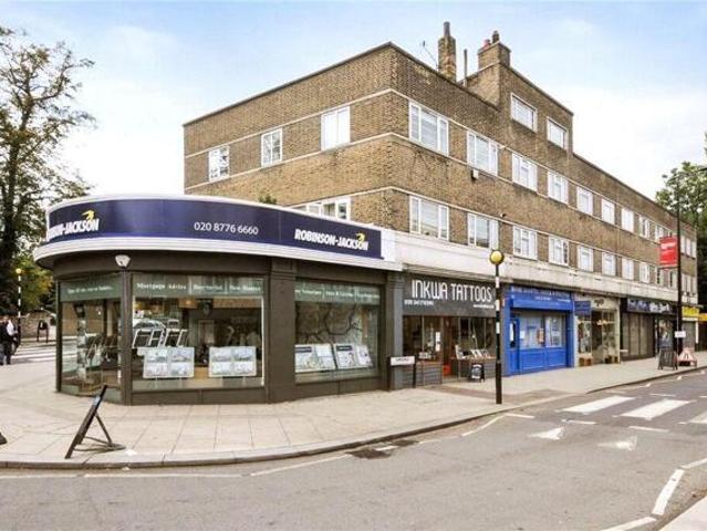 Apartment for sale in London Borough of Lewisham, Forest Hill