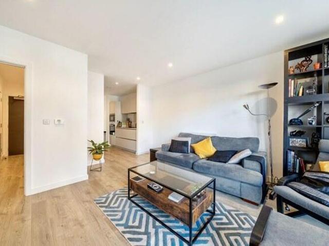 Apartment for sale in Greater London