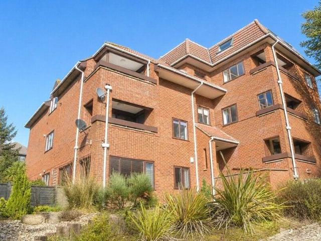 Apartment for sale in Lower Parkstone, Poole