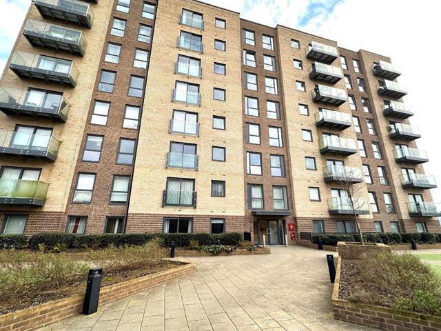 Apartment for sale in Spring Park, Luton