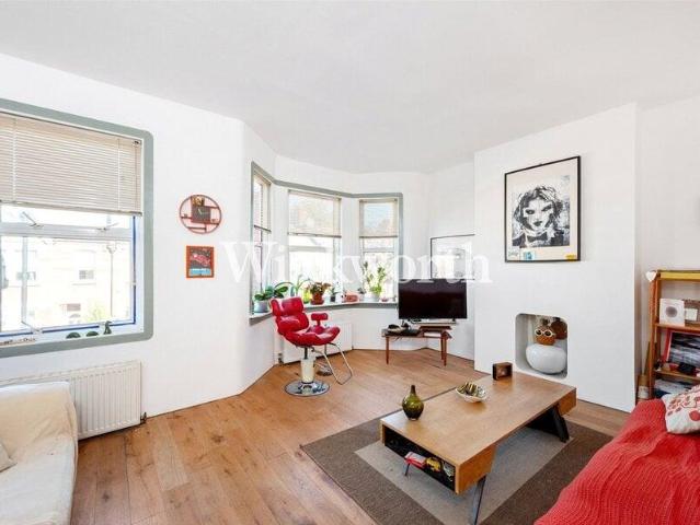 Apartment for sale in Cat Hill, England