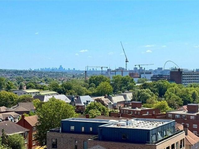 Apartment for sale in London Borough of Harrow, Greater London