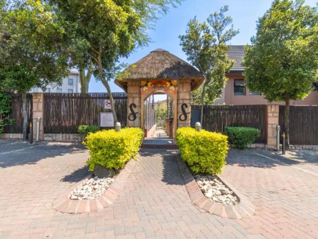 Apartment for sale in Magaliessig, Randburg