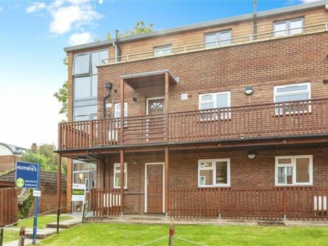 Apartment for sale in Windsor, Bray Wick
