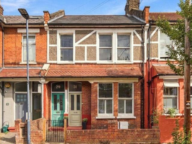Apartment for sale in Cat Hill, England