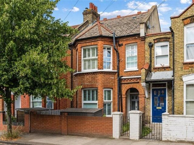 Apartment for sale in Cat Hill, England