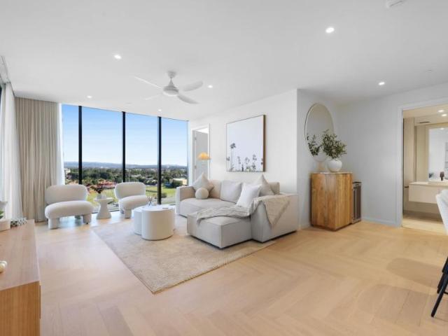 Apartment for rent in Mermaid Waters, Gold Coast City