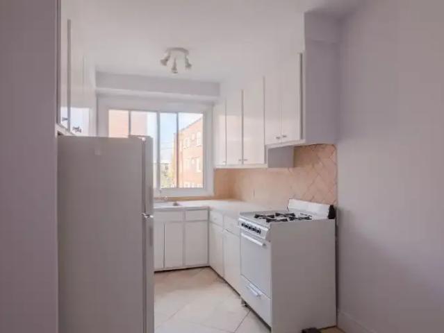 Apartment for rent in St. Leonard's, Quebec