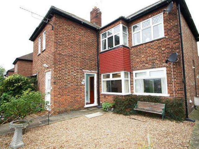 Apartment for sale in London Borough of Merton, Raynes Park