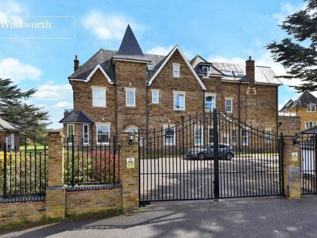Apartment for sale in East Morden, Morden