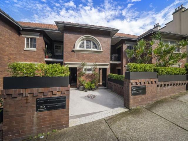 Apartment for sale in Lower North Shore, Sydney