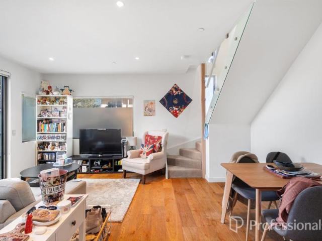 Apartment for sale in Murrumbeena, Melbourne