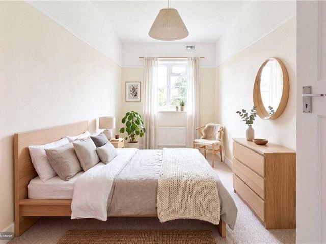 Apartment for sale in Cat Hill, England