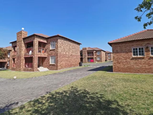 Apartment for sale in Noordwyk, City of Johannesburg Metropolitan Municipality