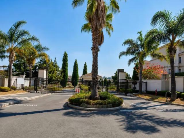 Apartment for sale in Noordwyk, City of Johannesburg Metropolitan Municipality
