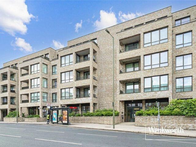 Apartment for sale in Cat Hill, England